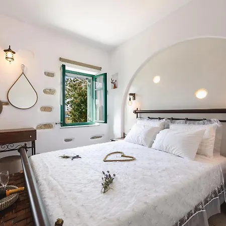 فيلة Seaside Ktima Kaparos Paros *