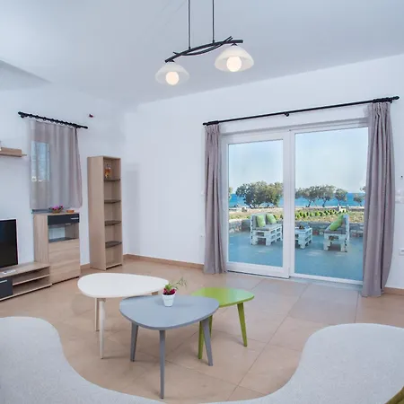 فيلة Seaside Ktima Kaparos Paros *